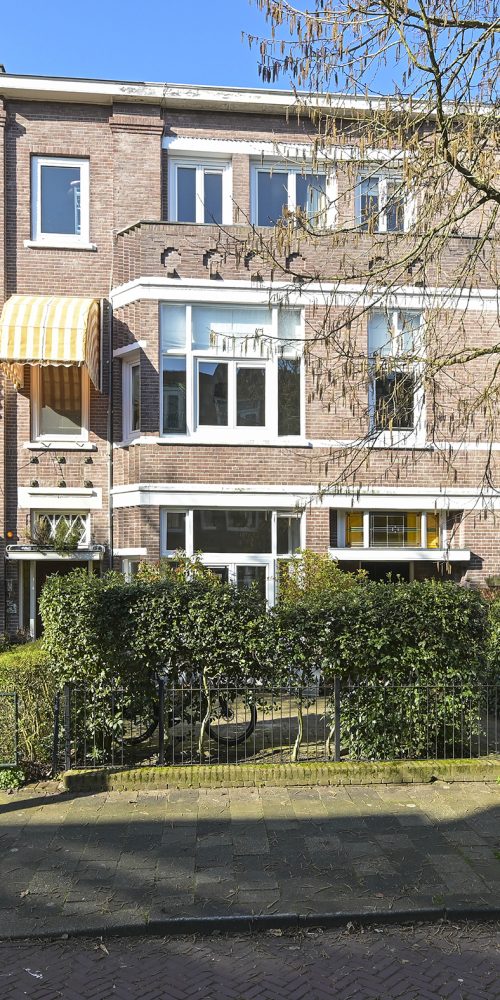 Statig Herenhuis in Benoordenhout: Dedelstraat 10, Den Haag