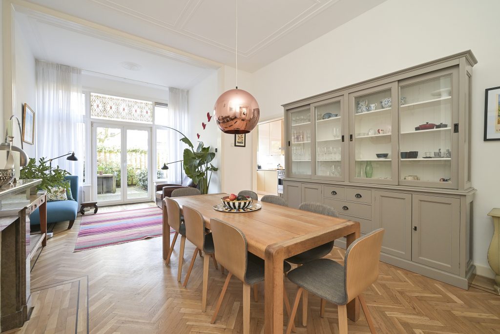 Statig Herenhuis in Benoordenhout: Dedelstraat 10, Den Haag