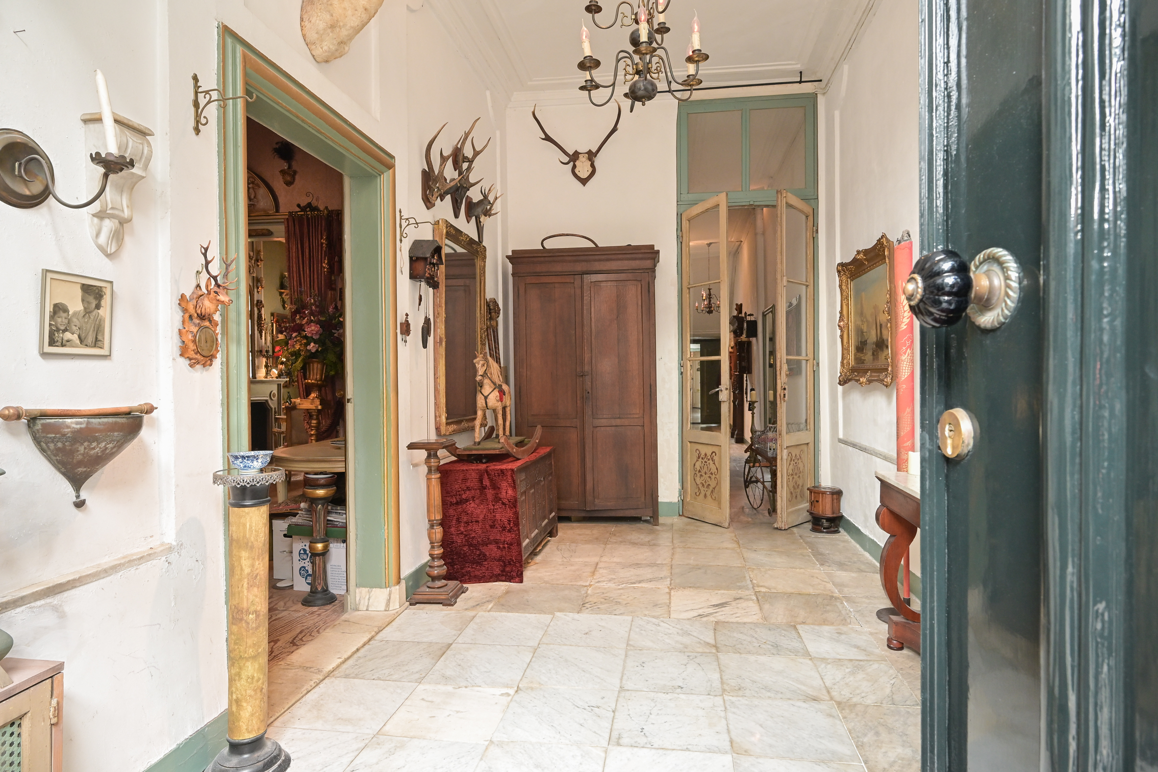 Tussenwoning te koop: Assendelftstraat 14, 'S-Gravenhage