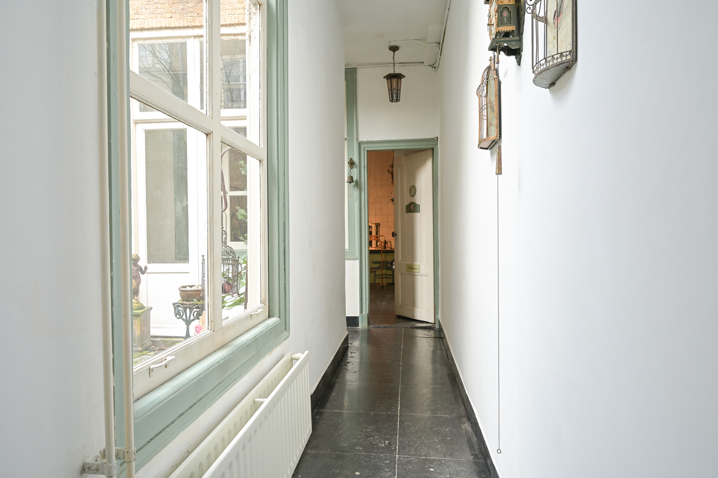 Tussenwoning te koop: Assendelftstraat 14, 'S-Gravenhage