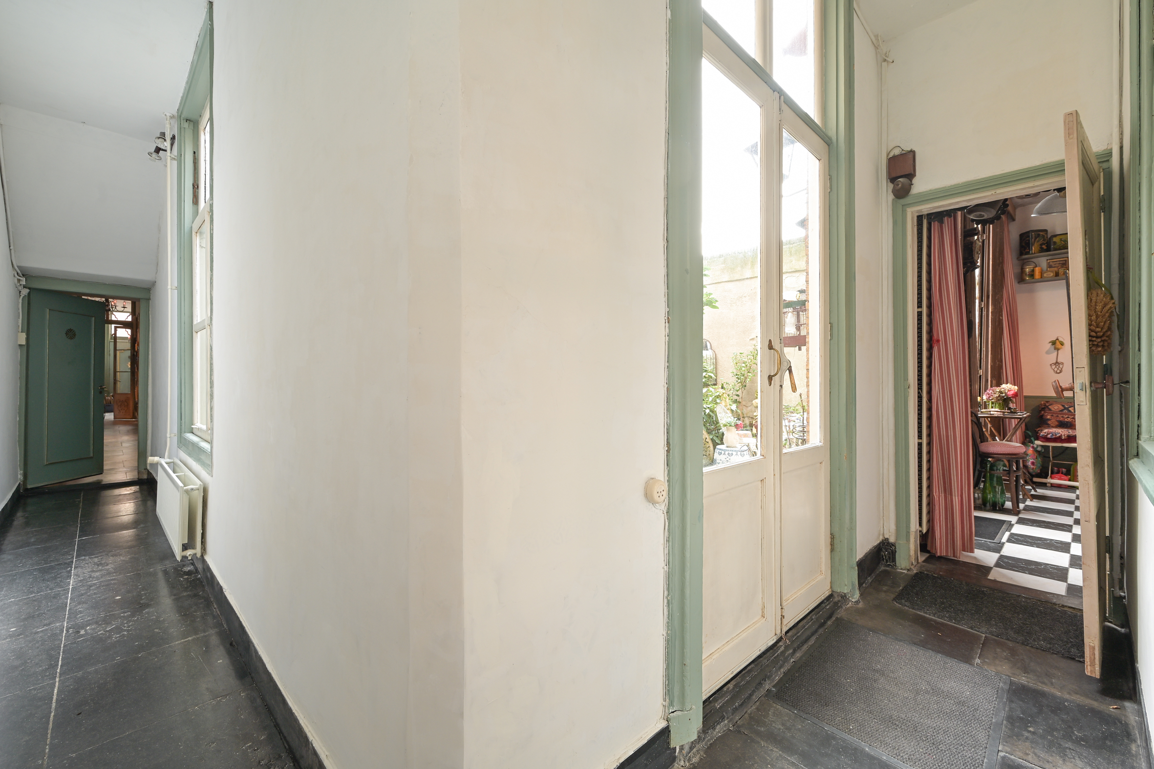 Tussenwoning te koop: Assendelftstraat 14, 'S-Gravenhage