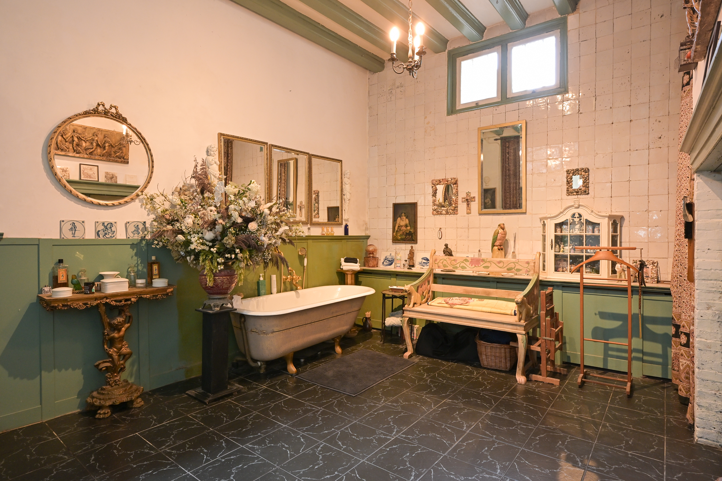 Tussenwoning te koop: Assendelftstraat 14, 'S-Gravenhage