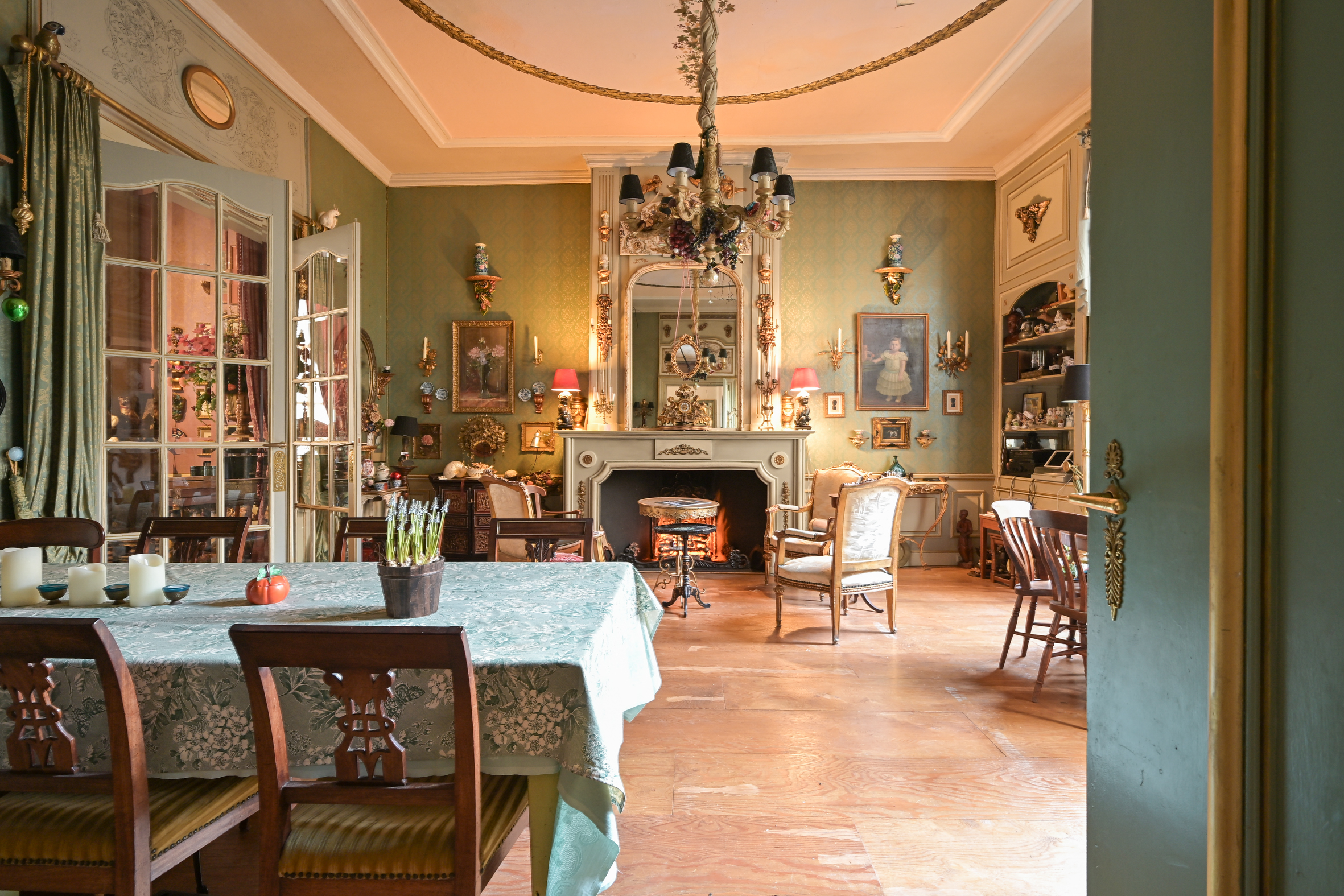 Tussenwoning te koop: Assendelftstraat 14, 'S-Gravenhage
